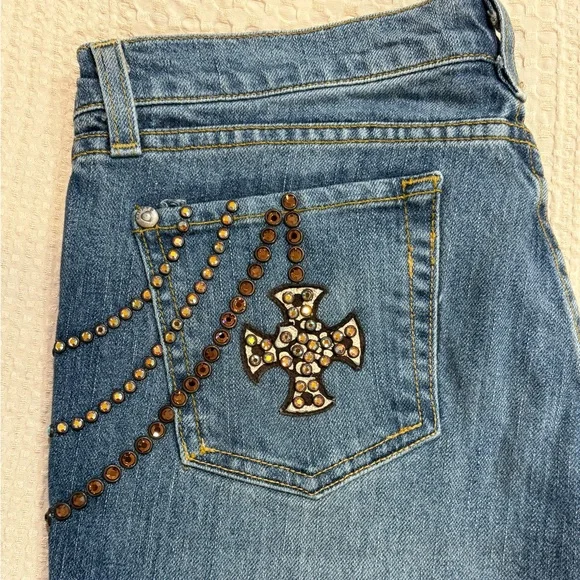 Kippys Women’s 27x31 Boot-Cut Jeans with Cross Detail & Swarovski Crystals - Picture 4 of 13